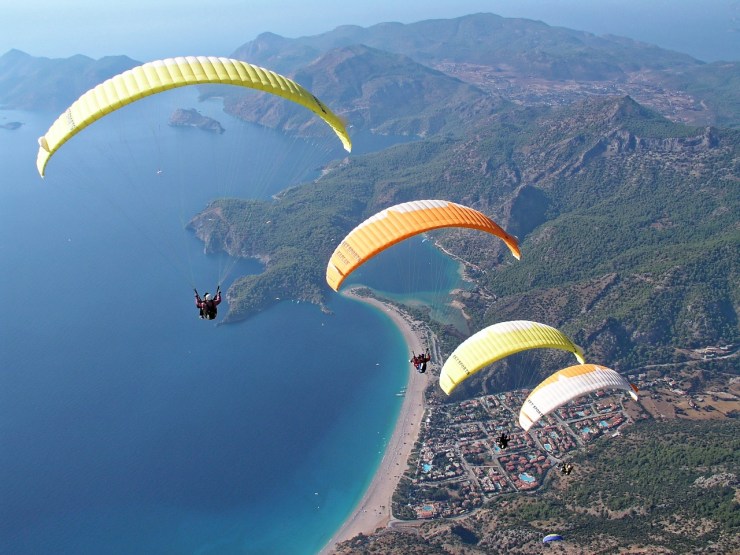 paragliding-1219990_1280